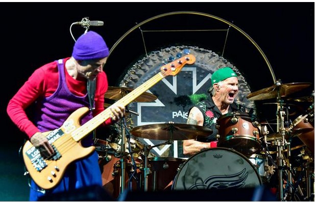 Duo batteur/bassiste des Red hot chili peppers